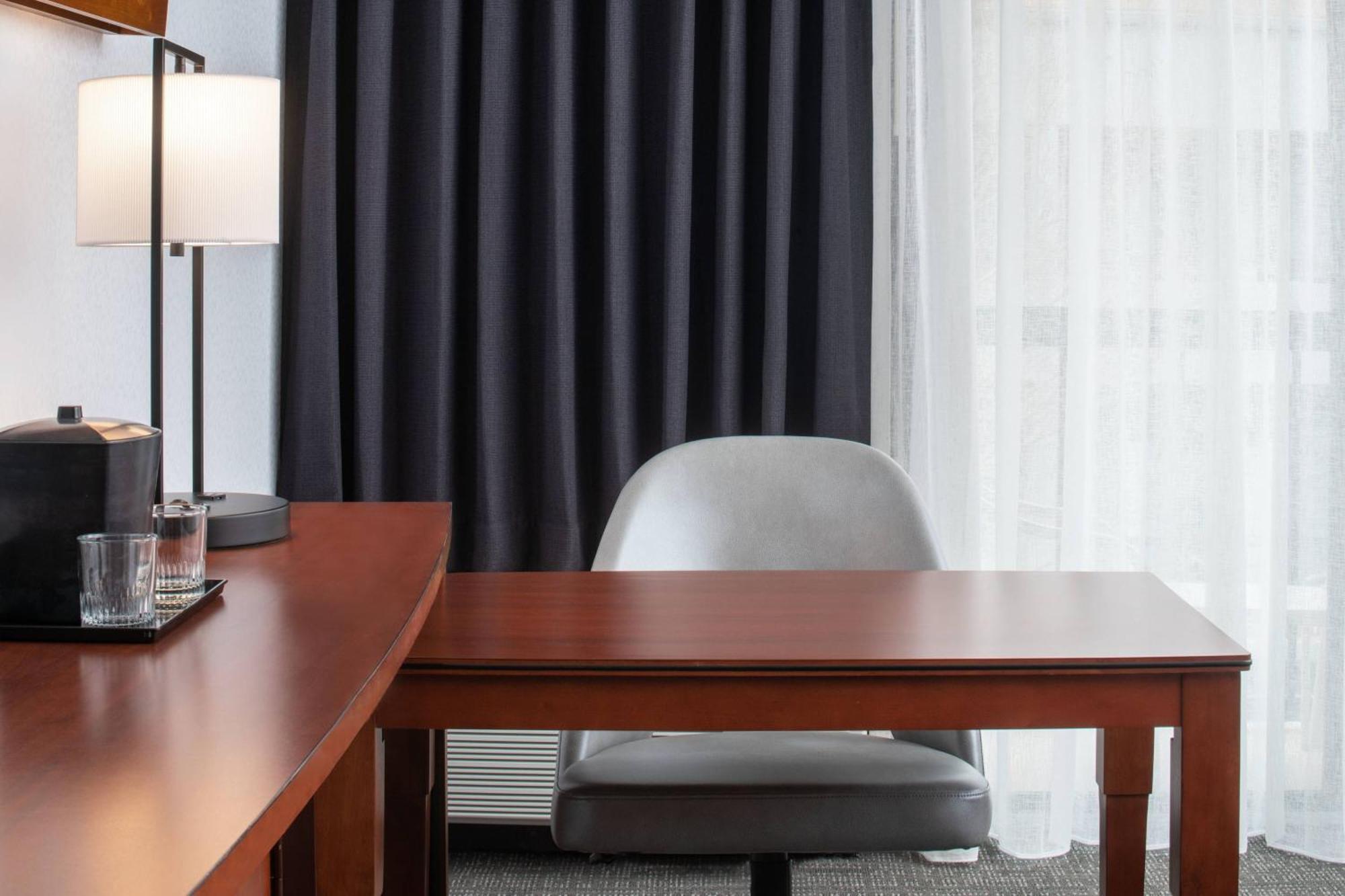 Courtyard By Marriott Dulles Airport Herndon/Reston Экстерьер фото